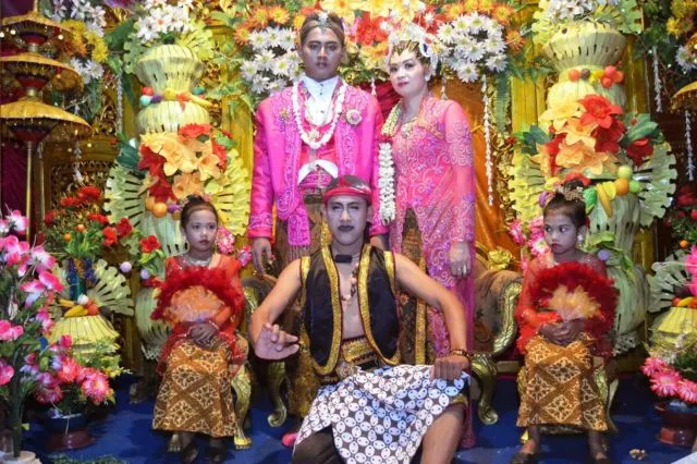 7+ Jenis Ornamen Pelaminan Adat Jawa Beserta Makna Terpuji di Baliknya. Temanten Bertaburan Doa-doa 16