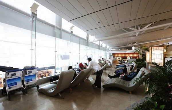 7 Bandara di Dunia yang Paling Nyaman Buat Bobo Cantik. Backpacker Jadi Ngirit Banyak Nih! 9