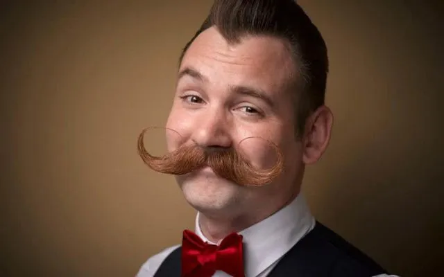 10 Model Kumis Nyentrik yang Layak Kamu Adopsi. Agar Wajahmu Makin Terlihat Macho dan Seksi 19