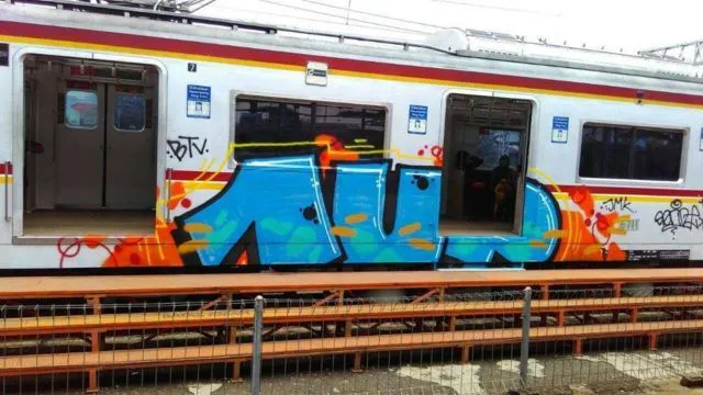 Belum Beroperasi, Kereta MRT Dicoret-coret. Menhub Minta Pelaku Vandalisme Dihukum dan Diviralkan 7