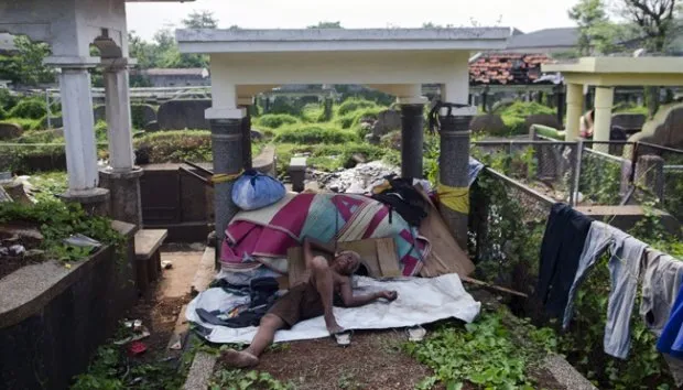 Bukan Cuma untuk Dangdutan, Begini 5 Cara Warga Jakarta Seringkali Manfaatkan Lahan Kuburan 6