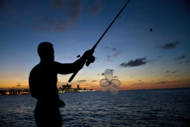 Begini Cara Unik Orang Kuba Memanfaatkan Kondom. Populer Jadi Ikat Rambut Sampai Umpan Memancing 18