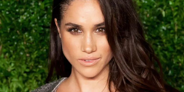 8 Fakta Seputar Facial Buccal, Perawatan 'Obok-obok Mulut' Favoritnya Meghan Markle. Katanya Sih Bikin Glowing Instant 12