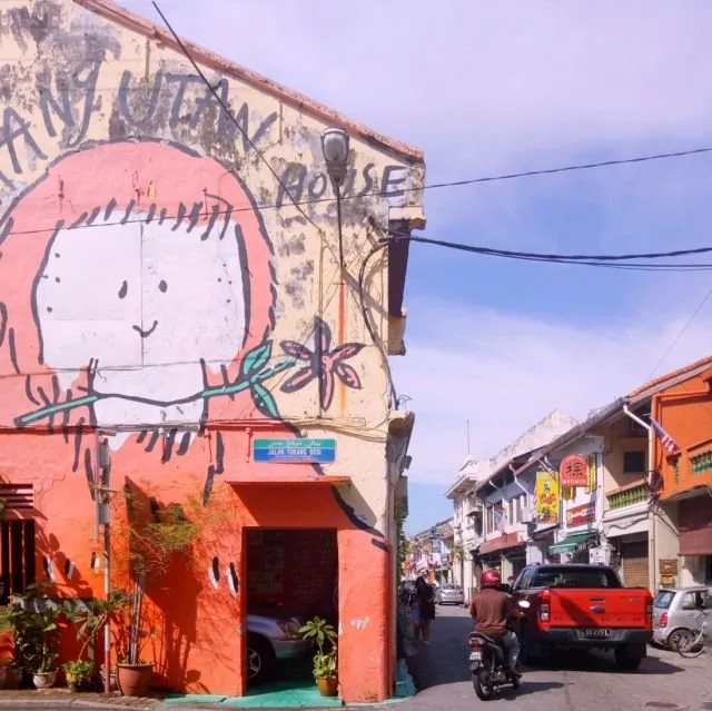 Jelajahi Deretan Mural di Kota Melaka yang Ngehits. Warna-warni dan Instagramable Abis! 16