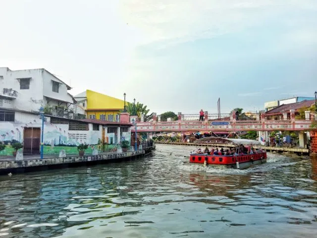 Jelajahi Deretan Mural di Kota Melaka yang Ngehits. Warna-warni dan Instagramable Abis! 15