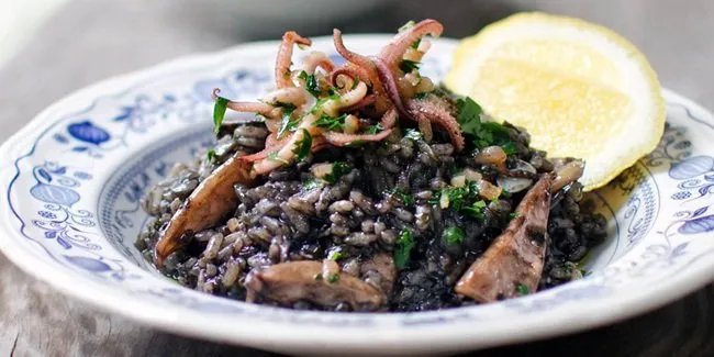 5 Resep Masakan Rumahan Berwarna Hitam Legam. Khas Indonesia, Dijamin Menggugah Selera 7