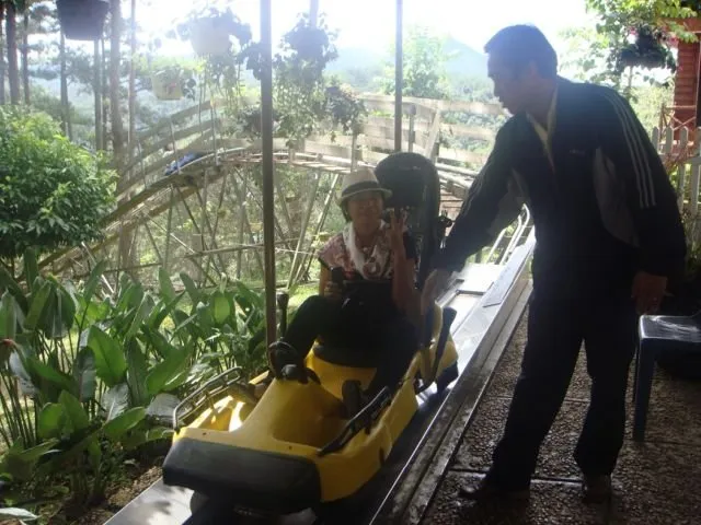 Serunya Nyobain Roller Coaster Hidrolik di Vietnam. Semua Serba Atur Sendiri, Ngeri Juga Nih! 10