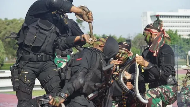 10 Potret Latihan Kopassus RI yang Mirip di Neraka. Pantas Saja Jadi Pasukan Elit yang Disegani 15