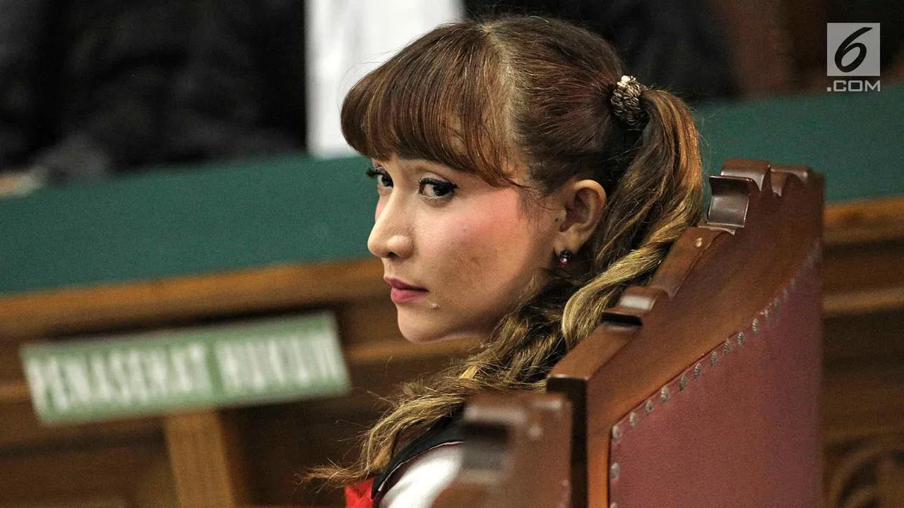 Ibunda Meninggal Dunia, Kesedihan Roro Fitria Makin Bertambah Setelah Dituntut 5 Tahun Penjara 5