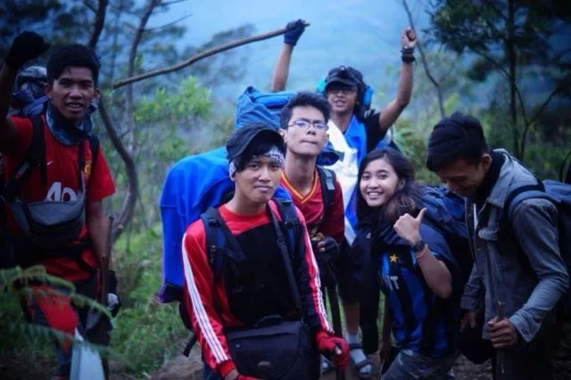Kamu Perlu Berterima Kasih Atas 7 Hal Ini ke Sahabat Cowokmu, Meski Ia Tak Pernah Memujimu Cantik 14