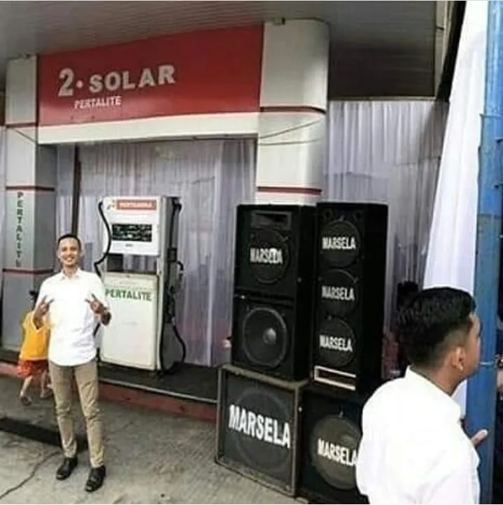 Pernikahan di SPBU yang Lagi Viral Memang Terkesan Greget, Tapi Sebaiknya Nggak Kamu Tiru. Ini Alasannya 7
