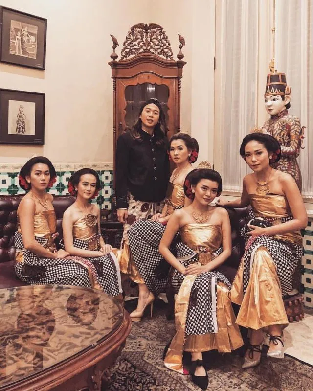 13+ Inspirasi Dodotan Jawa untuk Pagar Ayu. Tenang, Bisa Pakai Selendang buat yang Malu-malu 20