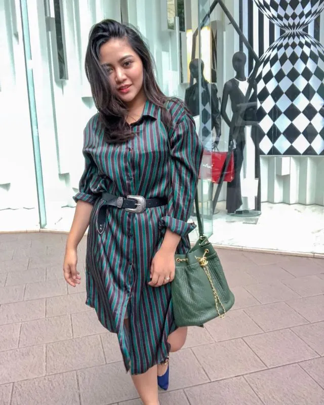 6 Model Baju untuk Menutupi Lengan Berlemak. Anti Minder, Penampilan Tetap Cantik Memikat 7