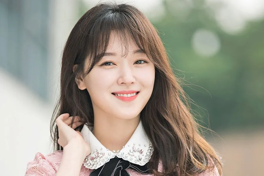7 Tips Jitu dan Mudah Raih Wajah ‘Cloudless Skin’, Tren Kulit Sehat Terbaru di Korea yang Wajib Dicoba!