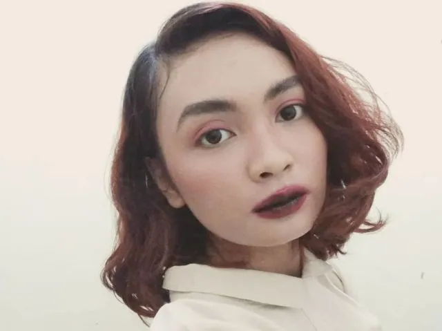 Trik Mudah Membuat 'Blurred Lips', Polesan Bibir yang Tampak Luber dan Jauh dari Rapi 12