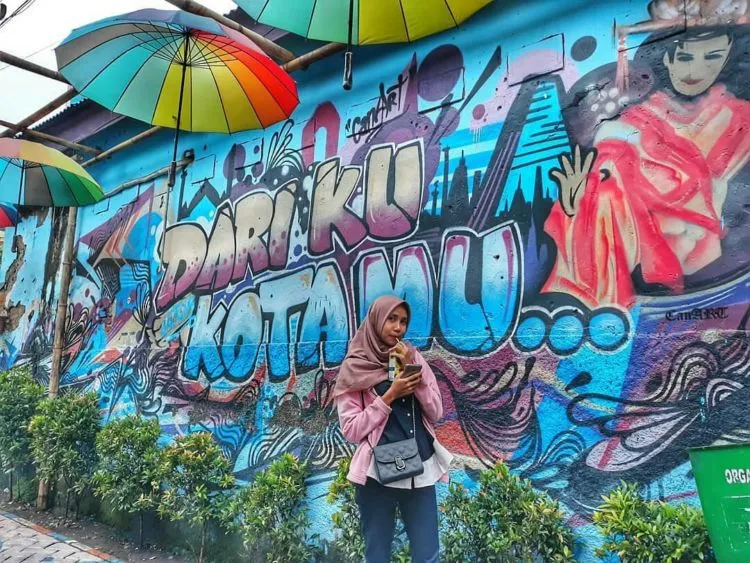 Kampung Bekelir, Spot Wisata yang Lagi Hits di Tangerang. Warna Warni dan Instagramable Abis! 12