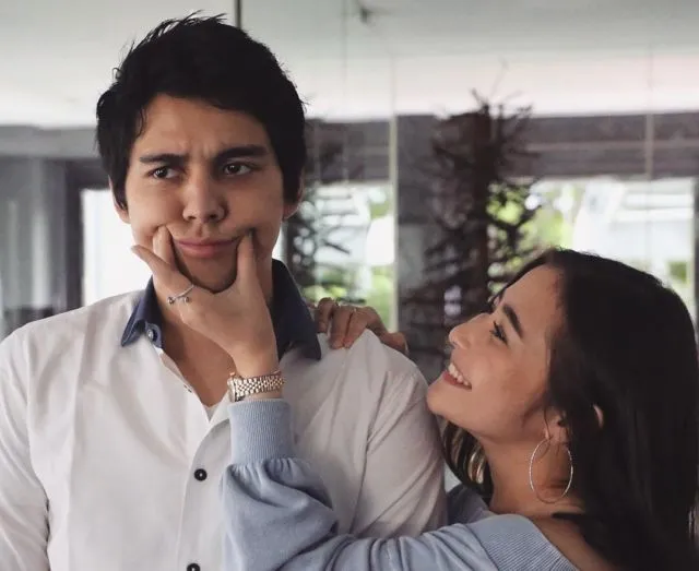 Mengintip Gaya Pacaran Prilly-Maxime yang Nggak Banyak Drama. Bisa Nih Kamu Tiru Romansa Mereka 9
