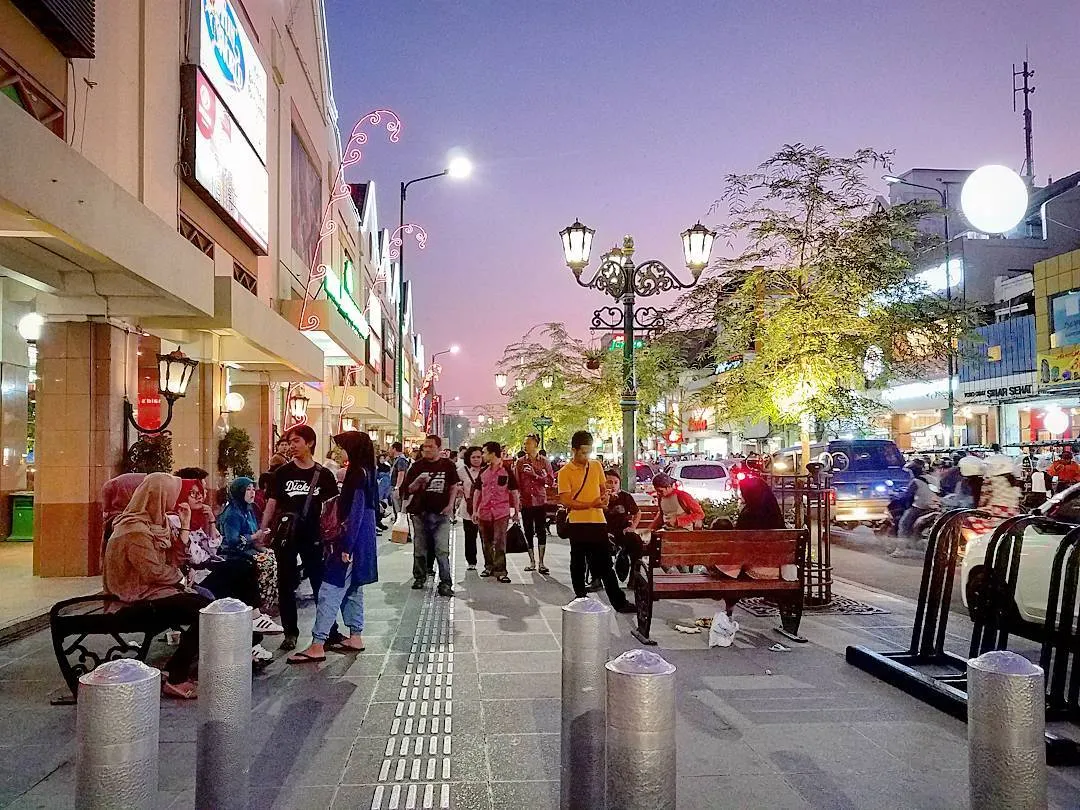 Buat Pecinta Kopi, Yuk Datang ke Malioboro Coffee Night Festival. Ada 26.200 Gelas Kopi Gratis Lho!