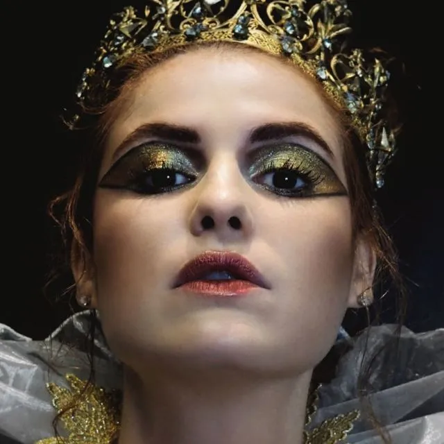 10 Inspirasi Makeup Halloween yang Tak Harus Seram, Tema Cantik dan Mistis Juga Bisa Diterapkan 20
