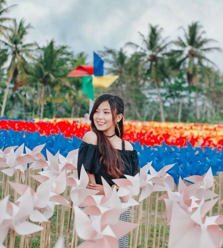 Berfoto dengan Kitiran Warna-Warni di Taman Dewari. Destinasi yang Hits dan Instagramable di Magelang! 10