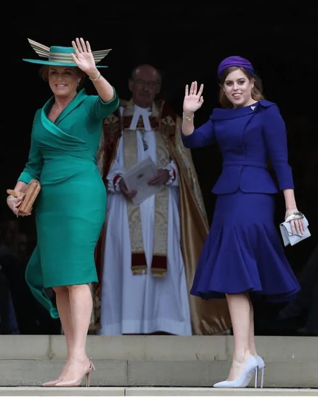 Detail Pernikahan Putri Eugenie dari Inggris dengan Gaun Pengantinnya yang Mengekspos Bekas Luka 26