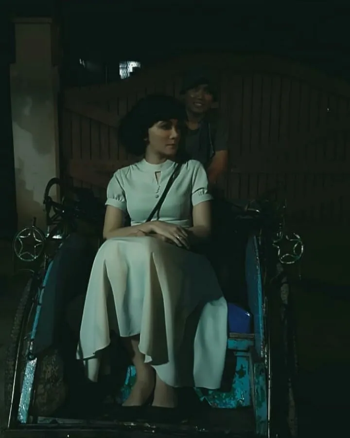 10+ Potret Luna Maya Jadi Suzanna di Film Horor Terbarunya. Siap-Siap Merinding Berjemaah deh! 18