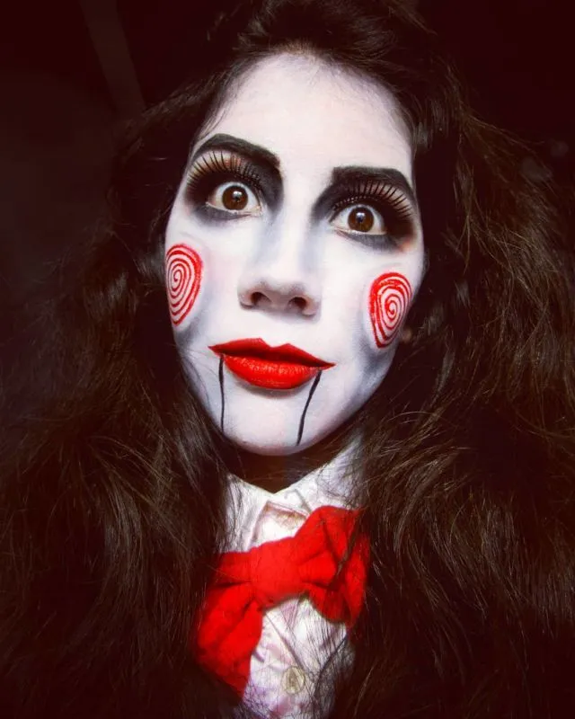 10 Inspirasi Makeup Halloween yang Tak Harus Seram, Tema Cantik dan Mistis Juga Bisa Diterapkan 15