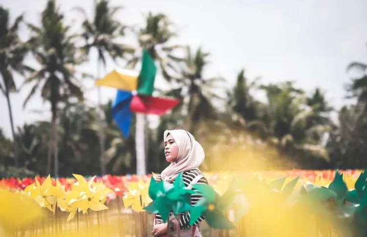 Berfoto dengan Kitiran Warna-Warni di Taman Dewari. Destinasi yang Hits dan Instagramable di Magelang! 14