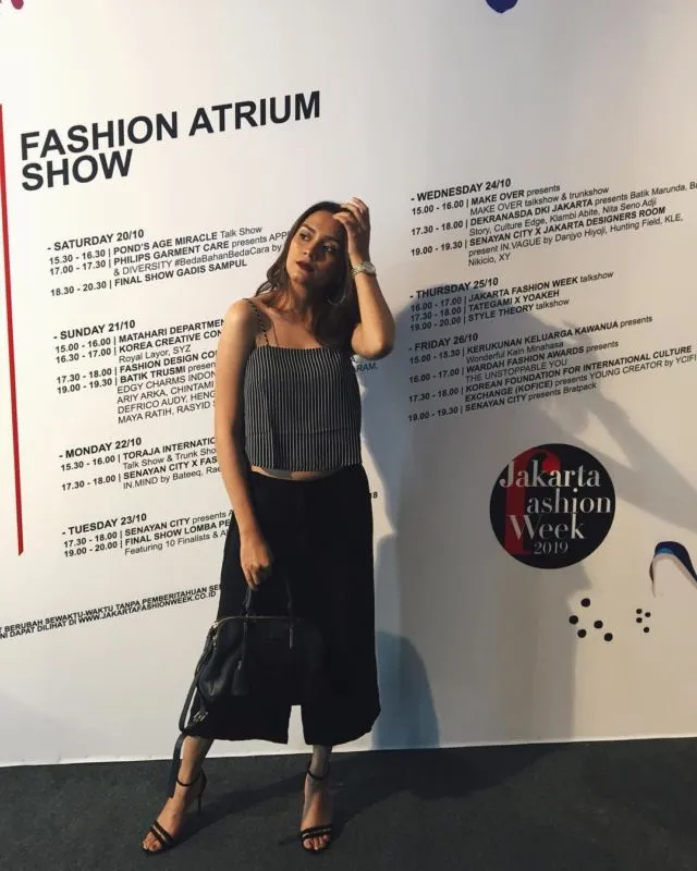 Deretan OOTD Para Penonton JFW 2019 yang Nggak Kalah Modis. Paling Santai Kayak Apa Ya? 23