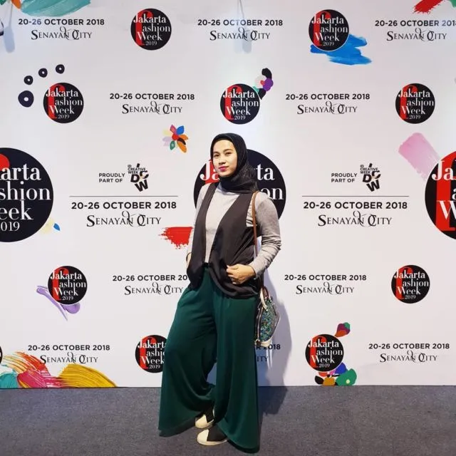 Deretan OOTD Para Penonton JFW 2019 yang Nggak Kalah Modis. Paling Santai Kayak Apa Ya? 29