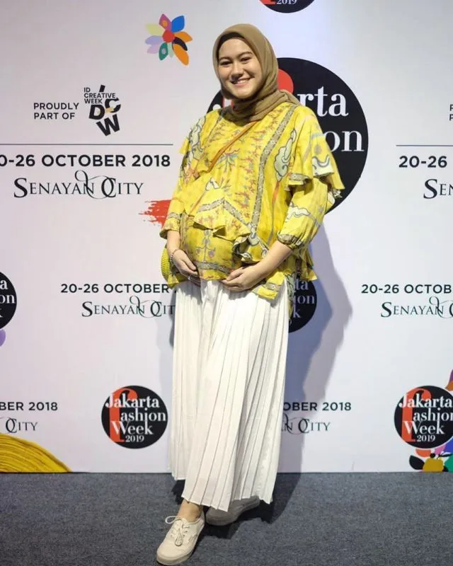 Deretan OOTD Para Penonton JFW 2019 yang Nggak Kalah Modis. Paling Santai Kayak Apa Ya? 27