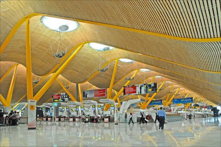 10 Bandara Keren dengan Fasilitas yang Memanjakan Traveler. Bikin Betah, Delay pun Nggak Masalah 19