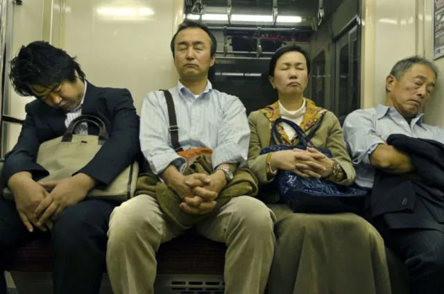 Kebiasaan 'Inemuri' Jadi Solusi Tidur di Tengah Jepang yang Gila Kerja. Tidur Sembarangan Dimaklumi 13