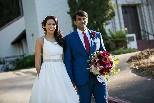 Terbaru! Gaun Pengantin Modern dengan Aksen Saku. Tisu, Lipstik, HP, Bisa Disimpan di Situ 17