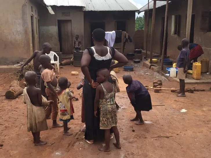 Lahirkan 44 Anak, Perempuan Uganda Ini Disebut Paling Subur Sedunia. Ternyata Kisahnya Sedih Banget 10