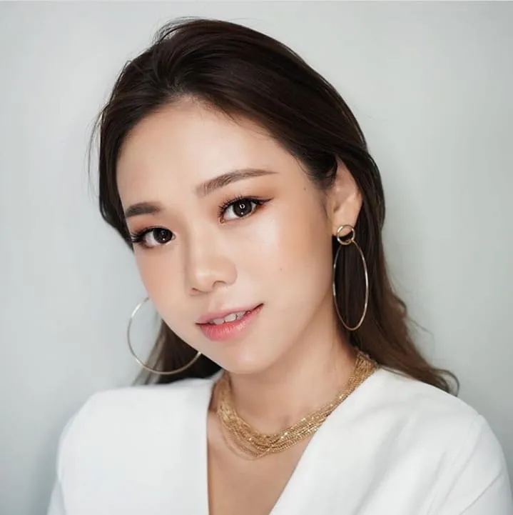 Wawancara Eksklusif Beauty Influencer Molita Lin: Berani dan Percaya Diri Adalah Koentji 21