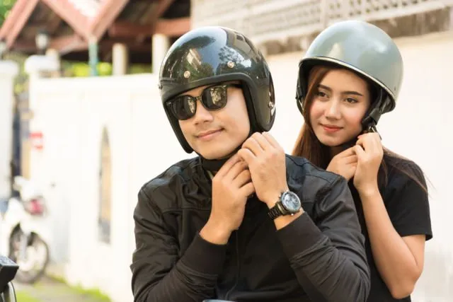7 Drama Ini Cuma Dialami yang Pacaran Naik Motor. Kocak Sih, Tapi Bisa Dikenang Sampai Tua Lho 12