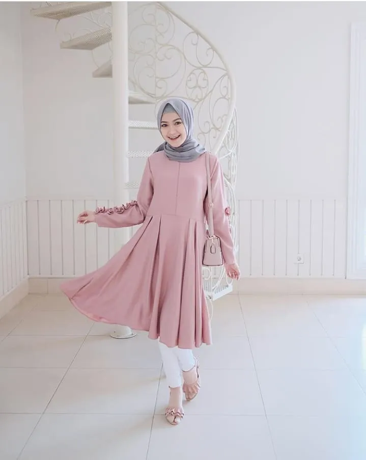Sontek 12+ Cute Fashion Style Ala Selebgram dan Beauty Vlogger Sari Endah Pratiwi @saritiw Ini Yuk! 20