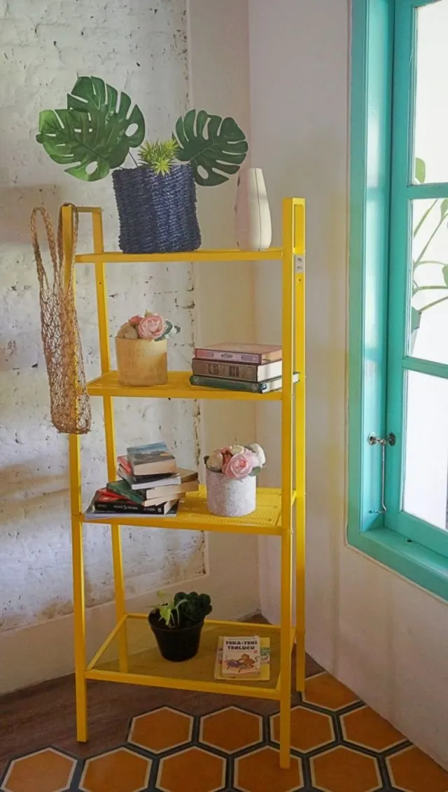 Aneka Perabot Unik untuk Hiasan Rumah Ala Shabby Chic, Bikin Pengen Foto-Foto Terus! 40