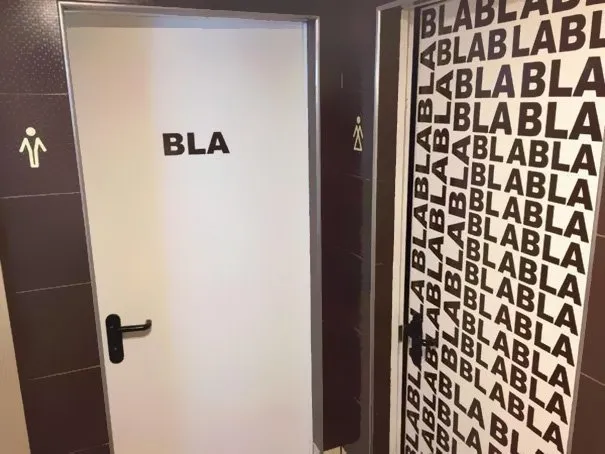 Meski Sudah Kebelet, 10 Simbol di Toilet Umum ini Bikin Kita Mikir Dulu Sebelum Masuk. Kocak! :D 17