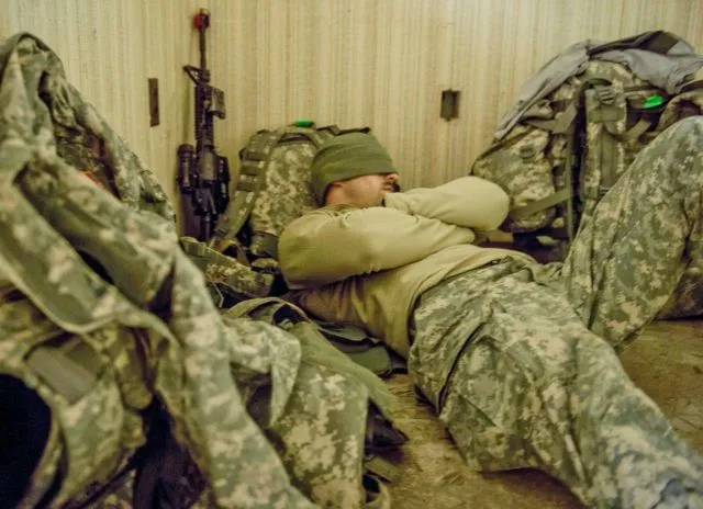 Trik Terlelap dalam 2 Menit Ala Tentara buat Kamu yang Suka Insomnia 7 tidur ala tentara