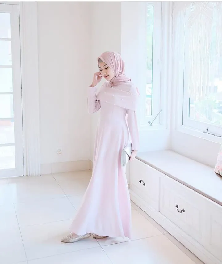 Sontek 12+ Cute Fashion Style Ala Selebgram dan Beauty Vlogger Sari Endah Pratiwi @saritiw Ini Yuk! 23