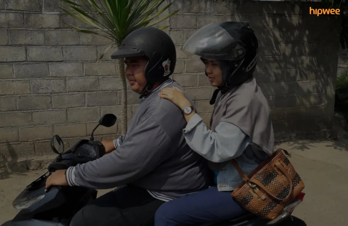 Menerka Status Hubungan Orang dari Caranya Duduk Saat Boncengan Motor. Coba Dikira-Kira Sendiri~ 12
