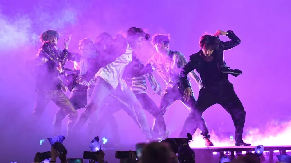 Tiket Burn The Stage: The Movie Diprotes Kemahalan, Beberapa Army Sarankan Nabung Sebelum Nonton 8