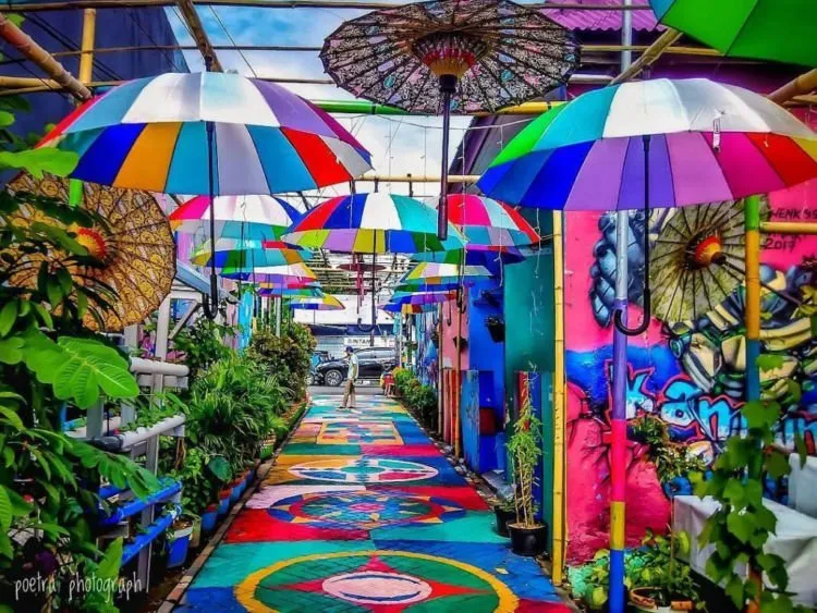 Kampung Bekelir, Spot Wisata yang Lagi Hits di Tangerang. Warna Warni dan Instagramable Abis! 15