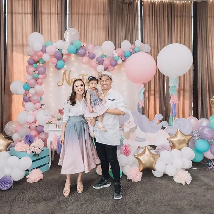 12+ Inspirasi Baju Couple Mama dan Anak yang Nggak Harus Sama Persis. Tetap Cantik, Manis nan Modis 18