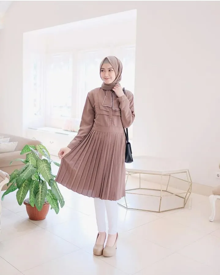 Sontek 12+ Cute Fashion Style Ala Selebgram dan Beauty Vlogger Sari Endah Pratiwi @saritiw Ini Yuk! 26