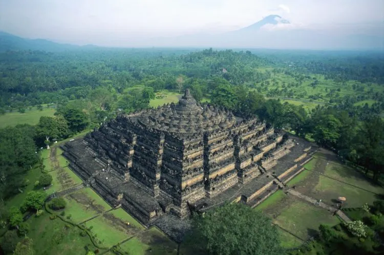 10 Kota dengan Usia Paling Tua di Indonesia. Ada yang Sudah Ratusan Bahkan Ribuan Tahun! 17