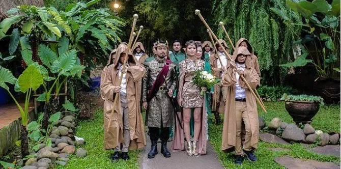 Pernikahan di SPBU yang Lagi Viral Memang Terkesan Greget, Tapi Sebaiknya Nggak Kamu Tiru. Ini Alasannya 8