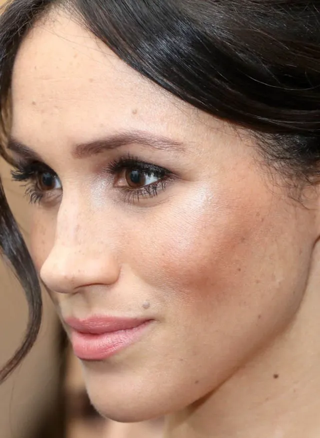 10 Produk Kecantikan yang Sering Meghan Markle Pakai. Ternyata Rahasia Penampilan Cerahnya Karena Ini 16
